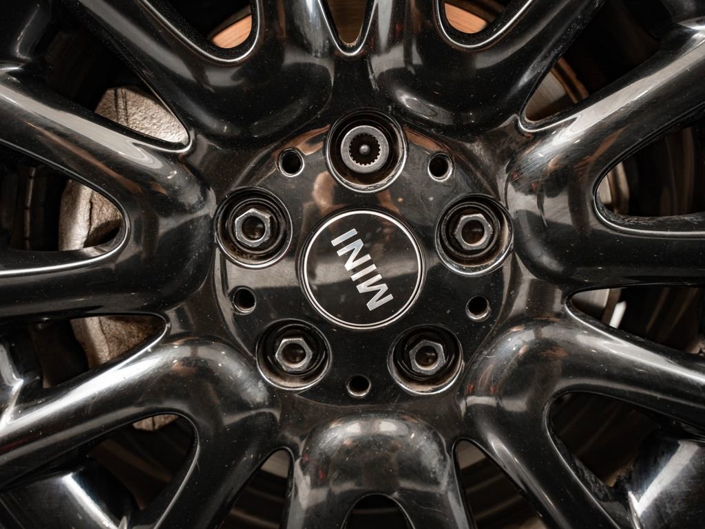 Used 2019 MINI Cooper 2-Door Hardtop FWD image 8