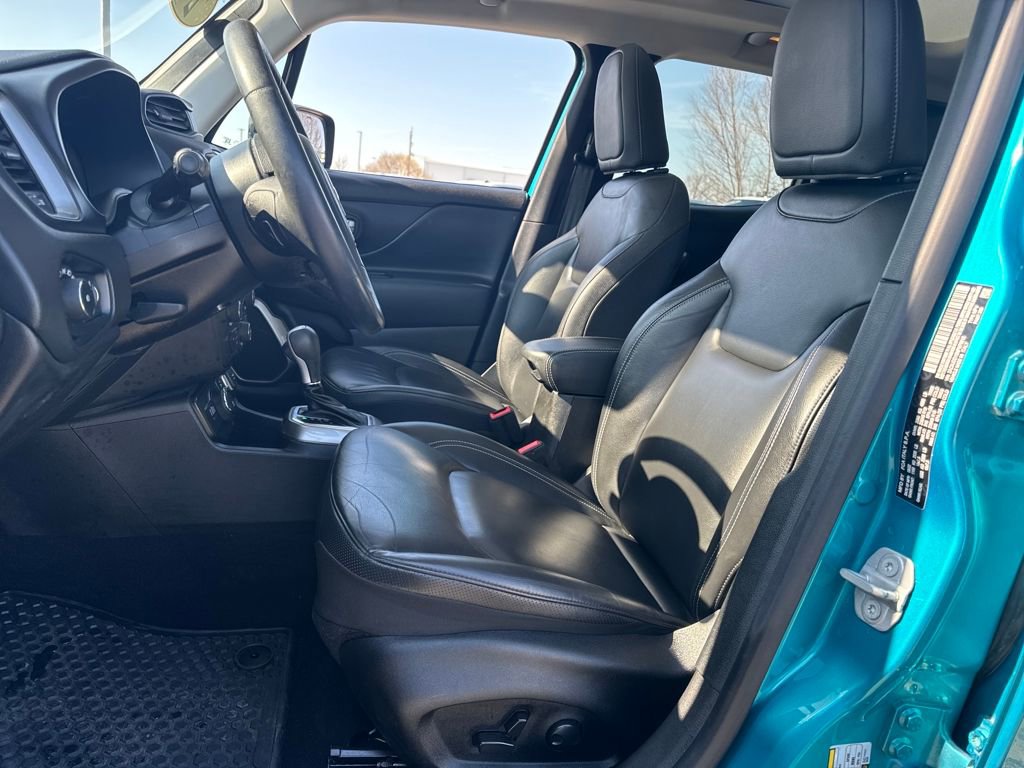 Used 2022 Jeep Renegade Limited w/ Sun, Sound & Wheels Group image 17