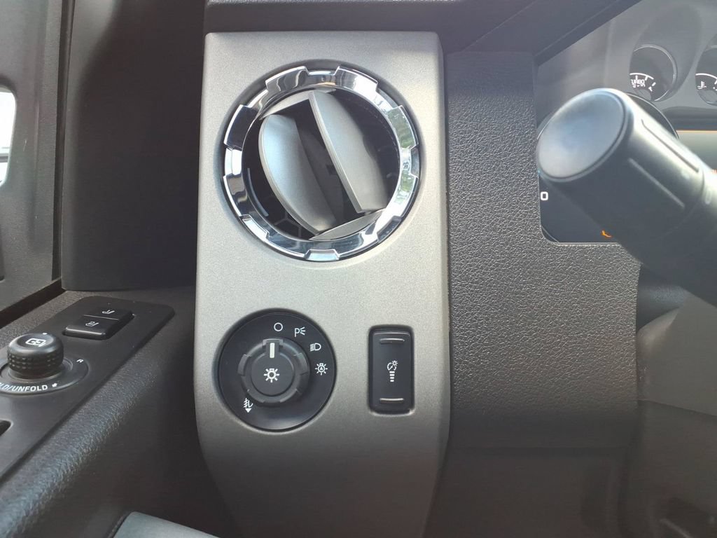 Used 2015 Ford F350 Lariat w/ Lariat Ultimate Package AWD/4WD image 14