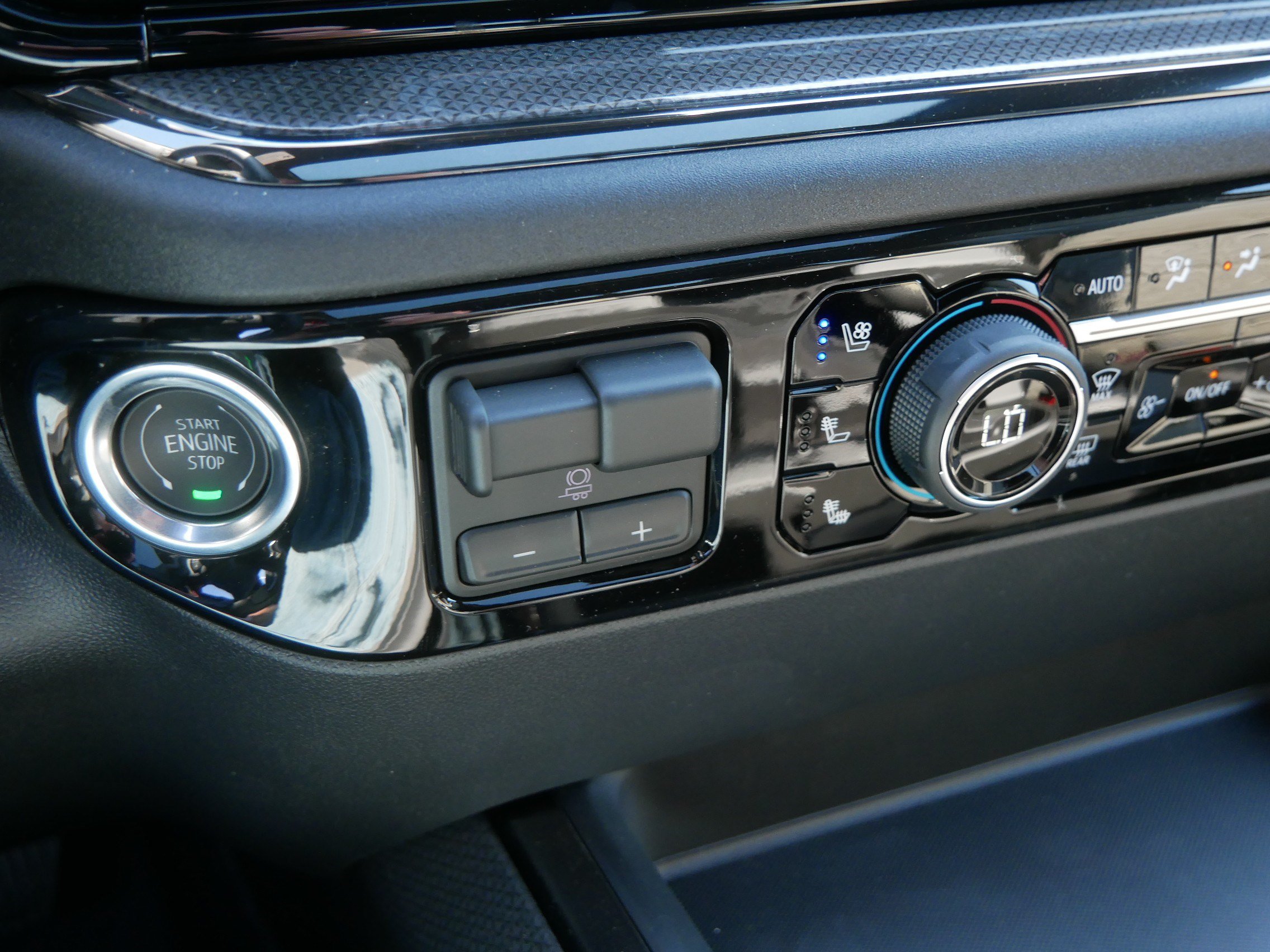 New 2026 Chevrolet Silverado 2500 ZR2 AWD/4WD image 11
