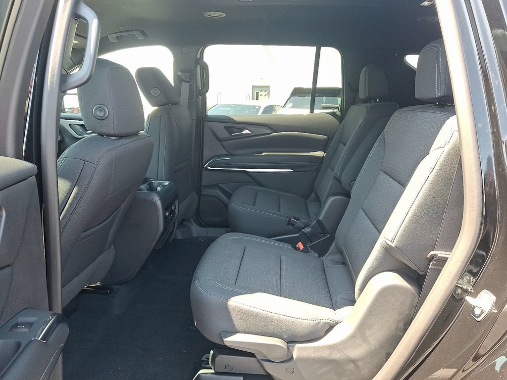 New 2027 Chevrolet Traverse LT w/ Midnight/Sport Edition FWD image 5