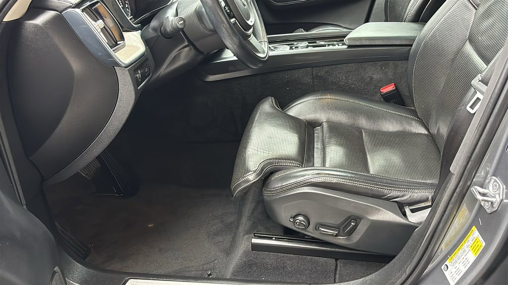 Used 2021 Volvo XC60 T5 Inscription w/ Climate Package image 27