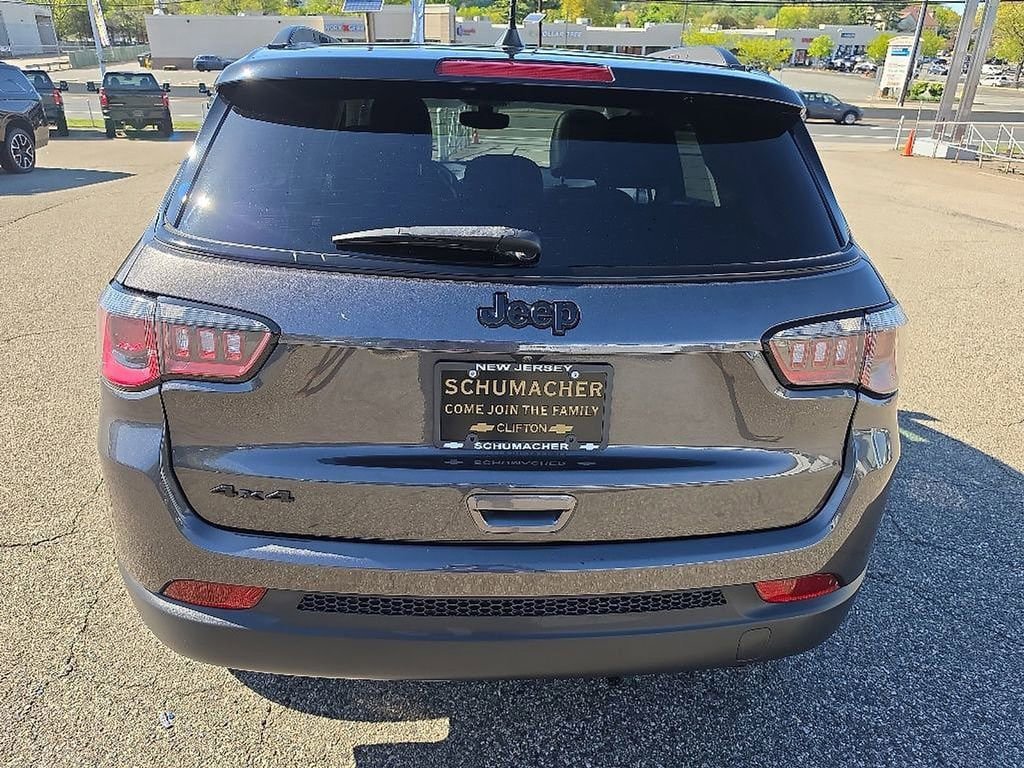 Used 2019 Jeep Compass Latitude AWD/4WD image 4