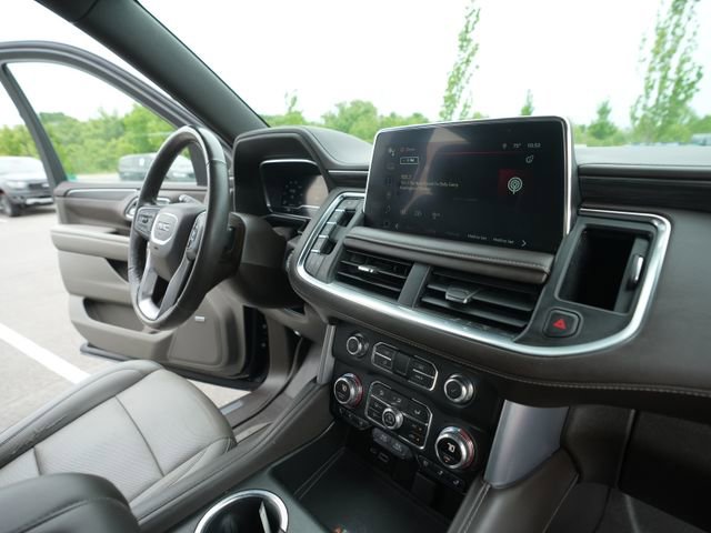 Used 2022 GMC Yukon XL SLT w/ SLT Premium Package AWD/4WD image 38