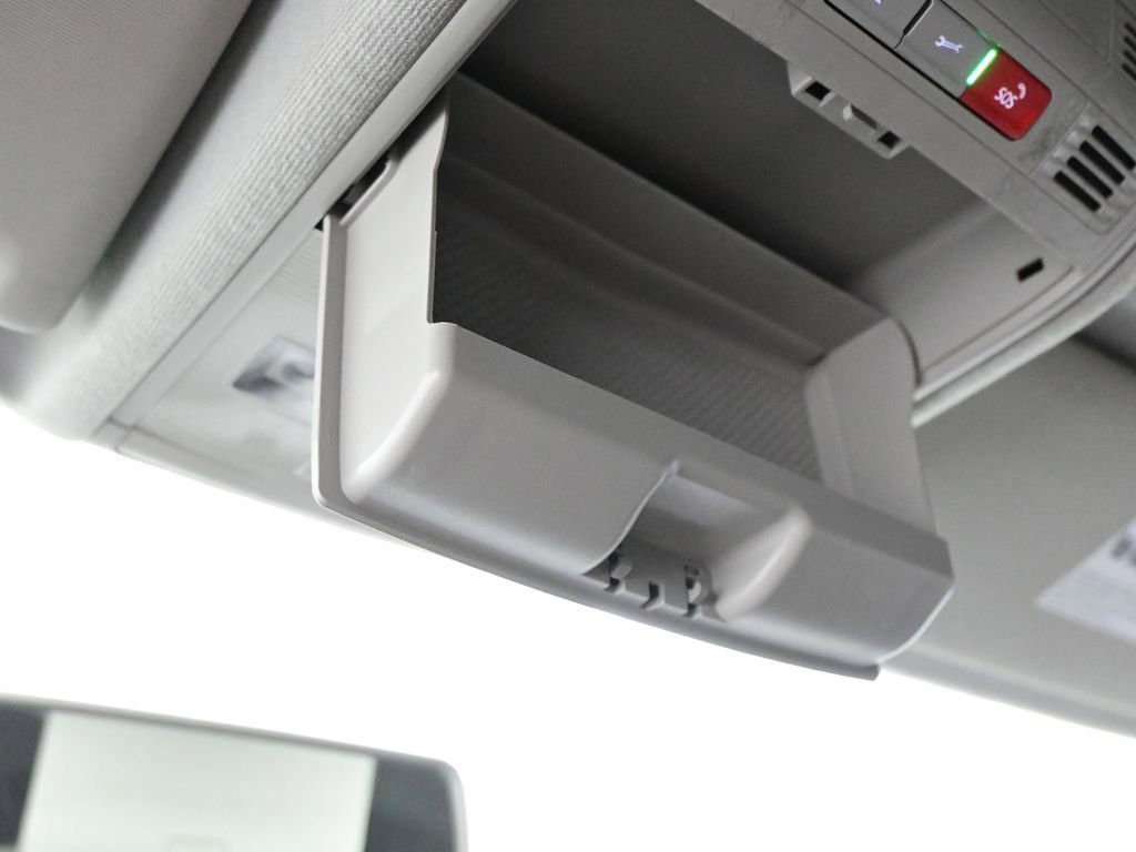 Used 2022 Volkswagen Tiguan S image 27