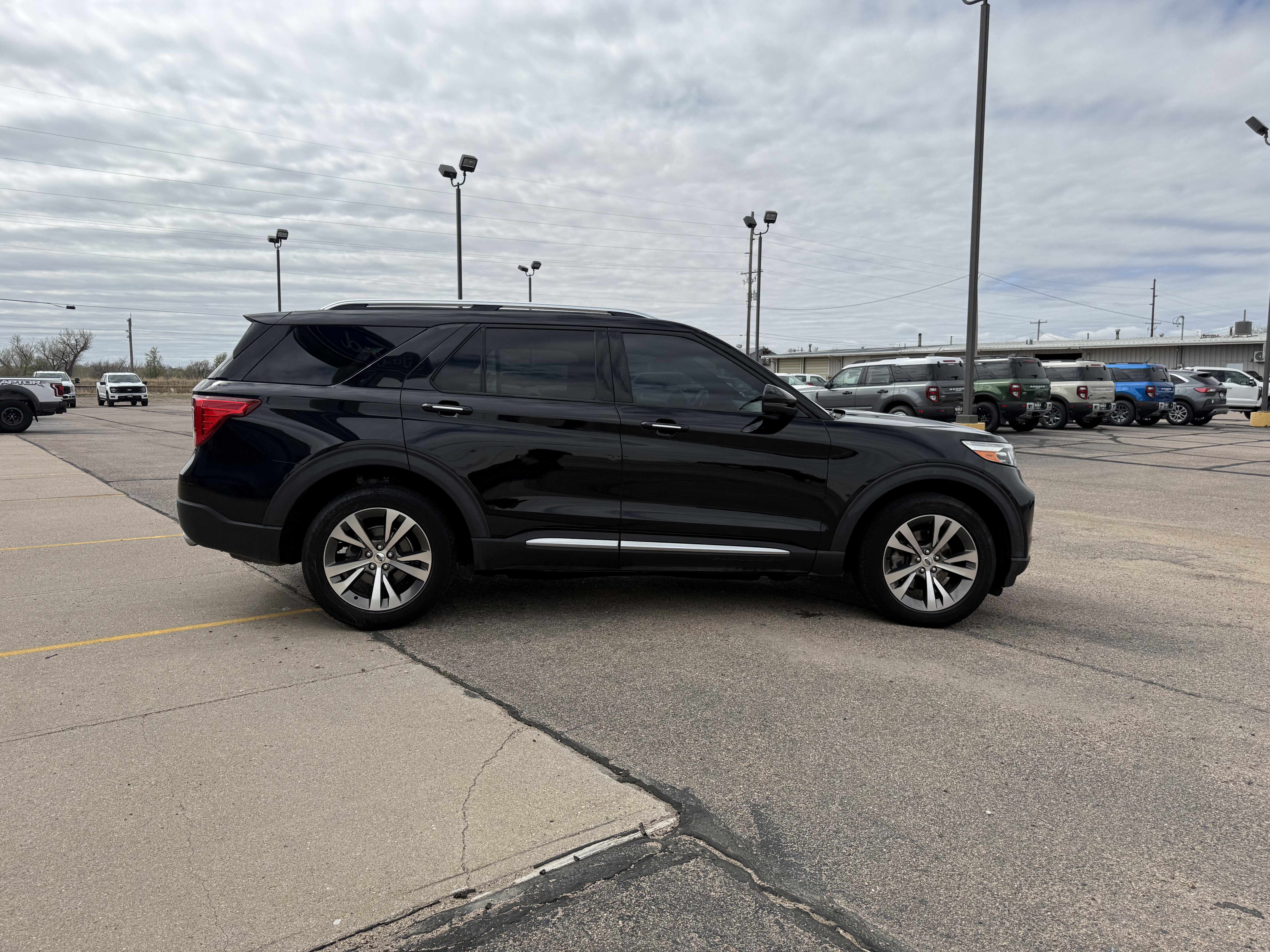 Used 2020 Ford Explorer Platinum AWD/4WD image 7