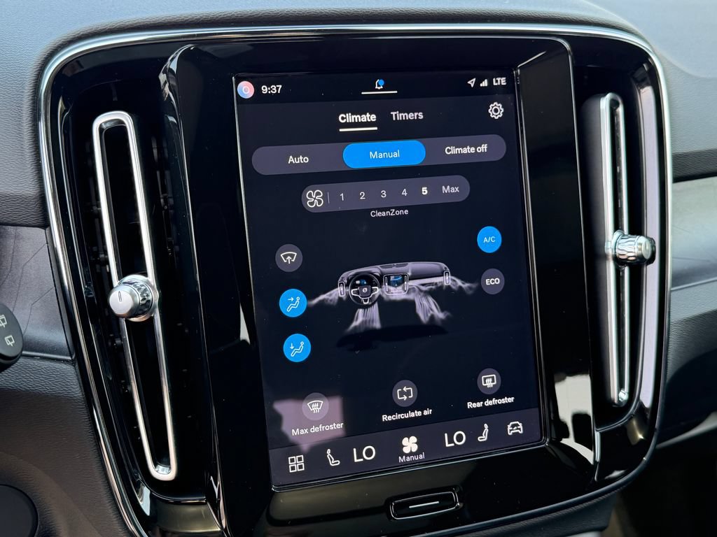 Certified 2023 Volvo XC40 Recharge Plus AWD/4WD image 32