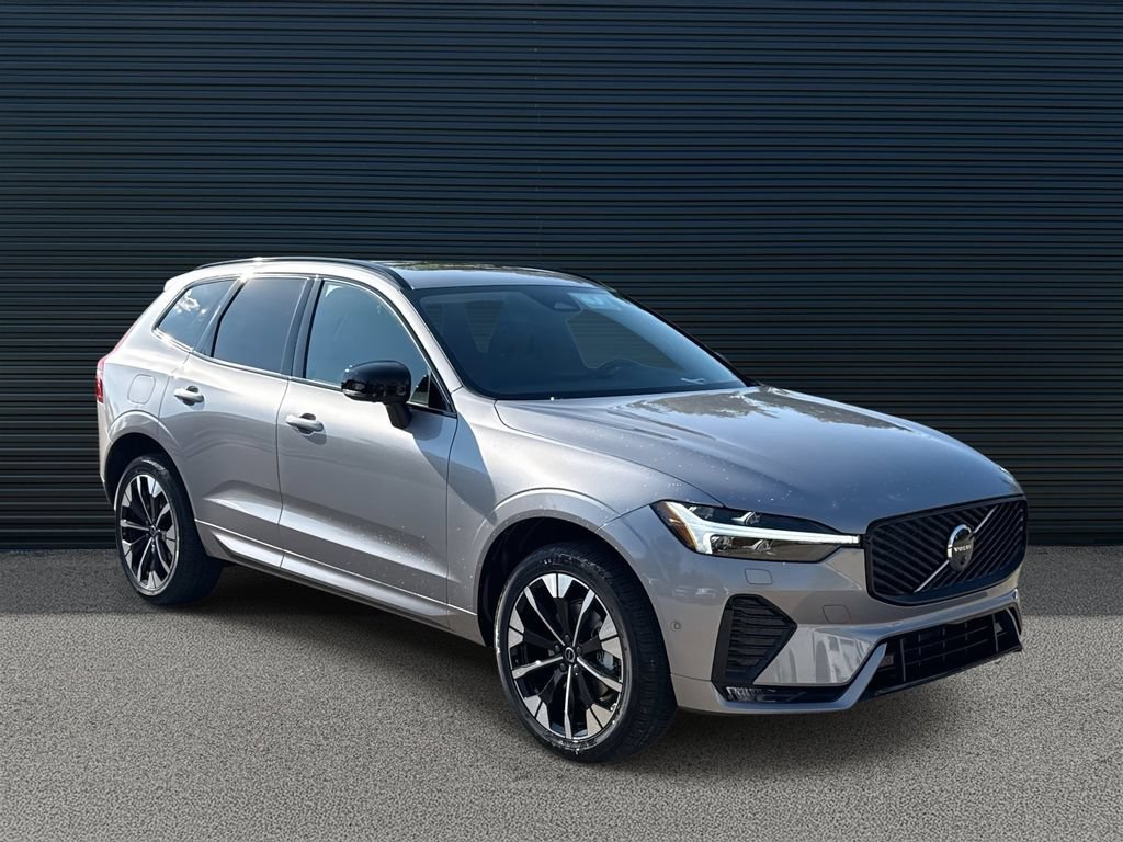 Used 2026 Volvo XC60 B5 Plus w/ Protection Package Premier AWD/4WD image 3