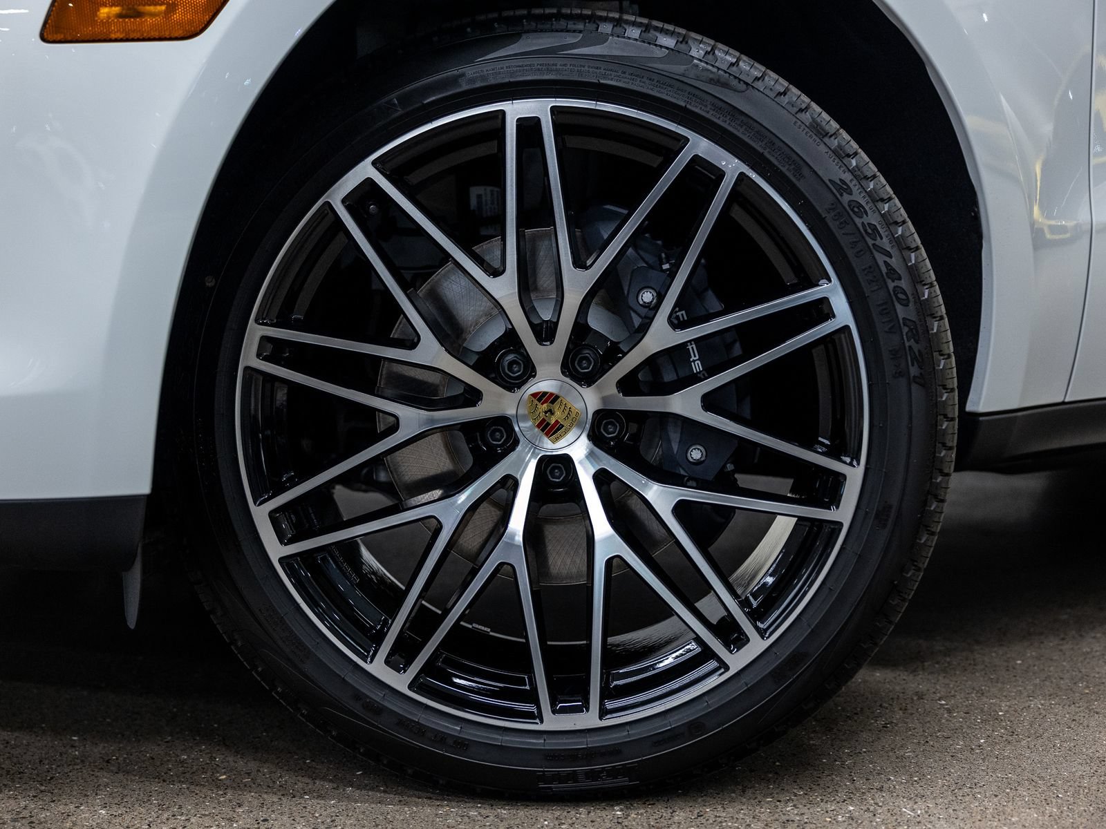 Certified 2026 Porsche Macan AWD/4WD image 18