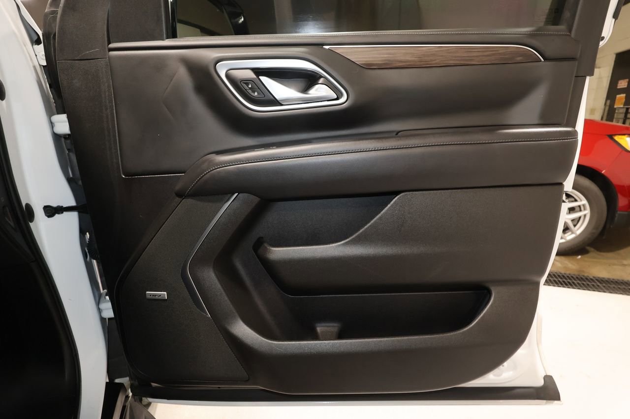 Used 2021 Chevrolet Tahoe LT w/ LT Signature Package image 19