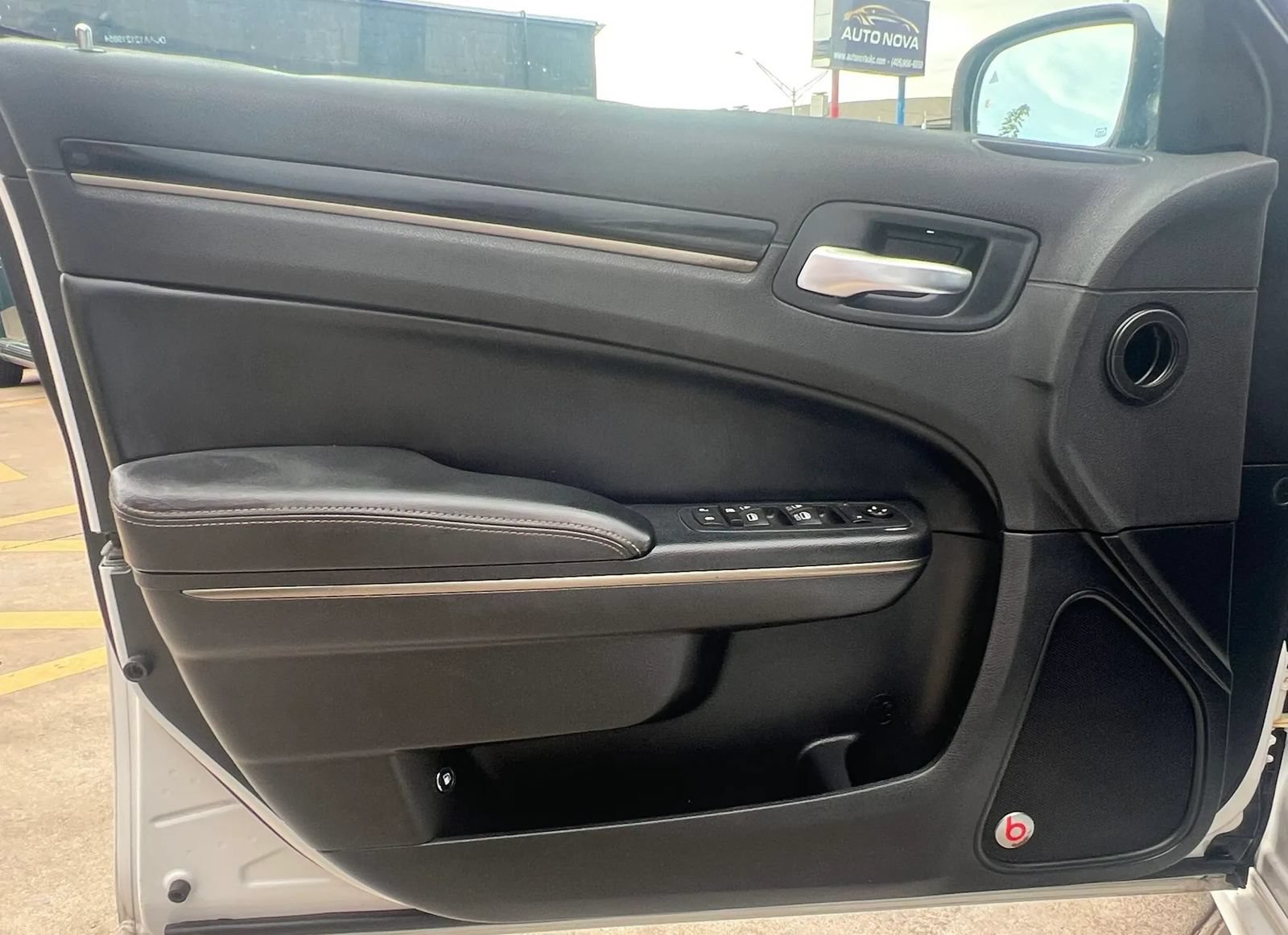 Used 2017 Chrysler 300 S w/ 300S Premium Group RWD image 17
