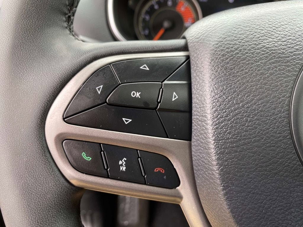 Used 2022 Jeep Cherokee Latitude Lux w/ Sun & Sound Group AWD/4WD image 20