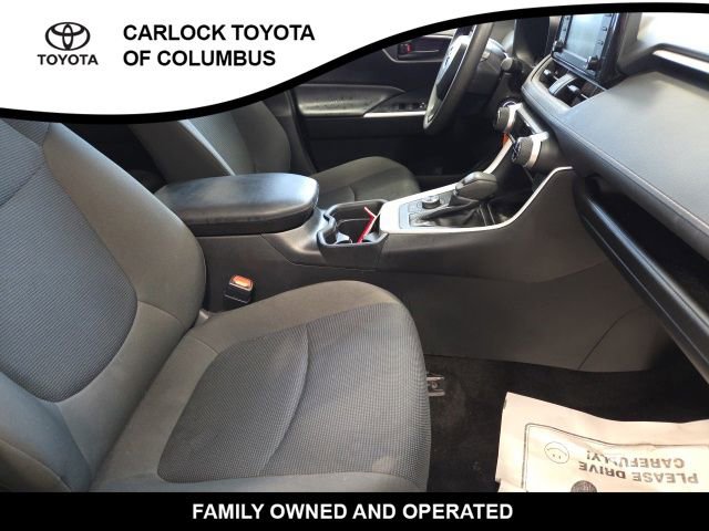 Used 2021 Toyota RAV4 LE AWD/4WD image 20