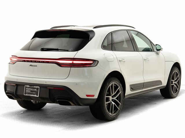 Used 2025 Porsche Macan image 34