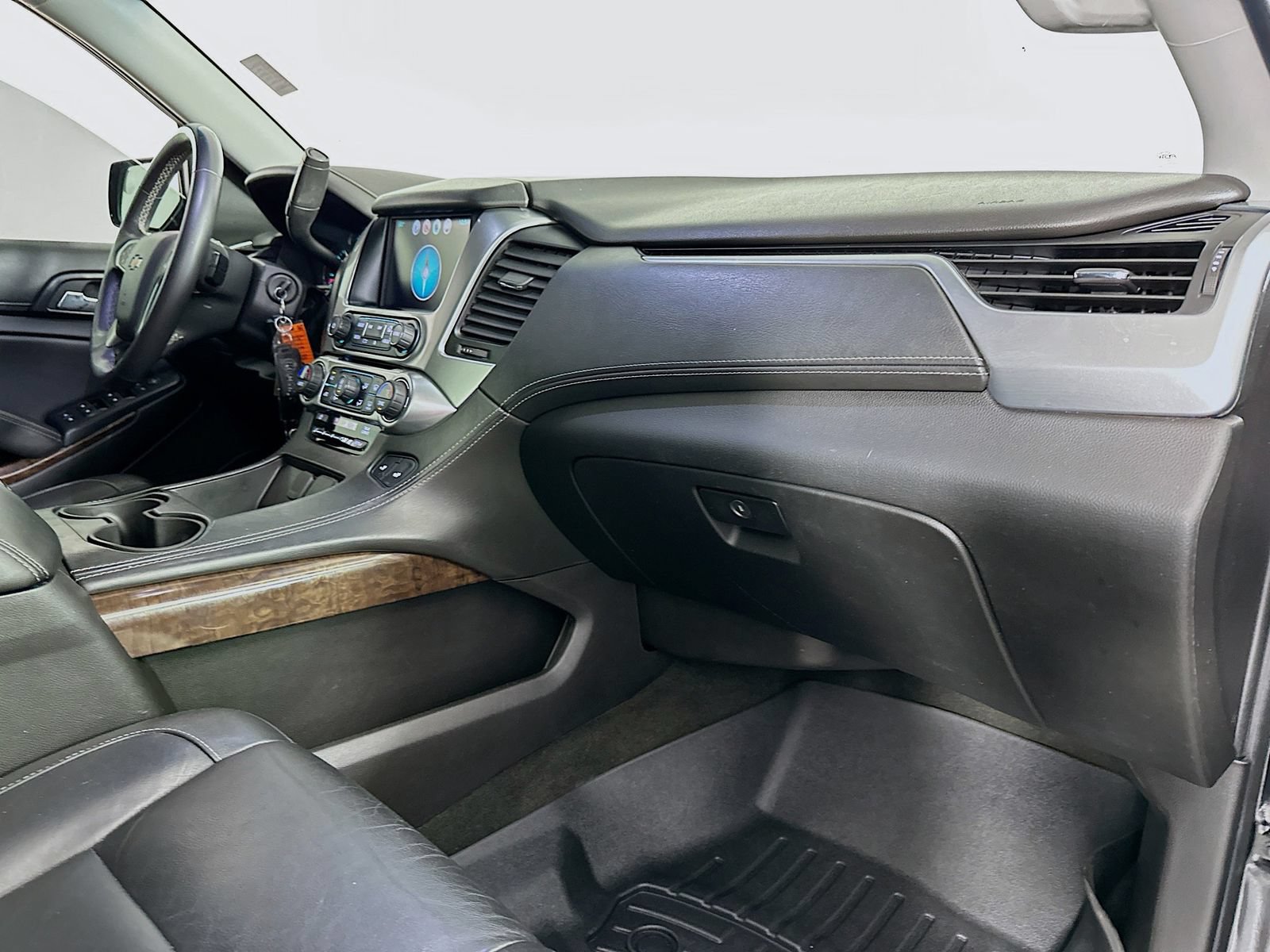 Used 2018 Chevrolet Tahoe LT w/ LT Midnight Edition AWD/4WD image 31