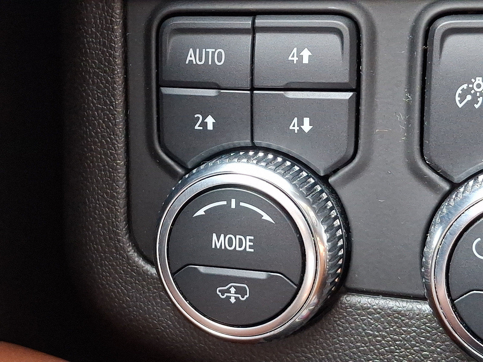 Used 2023 GMC Yukon Denali Ultimate AWD/4WD image 27