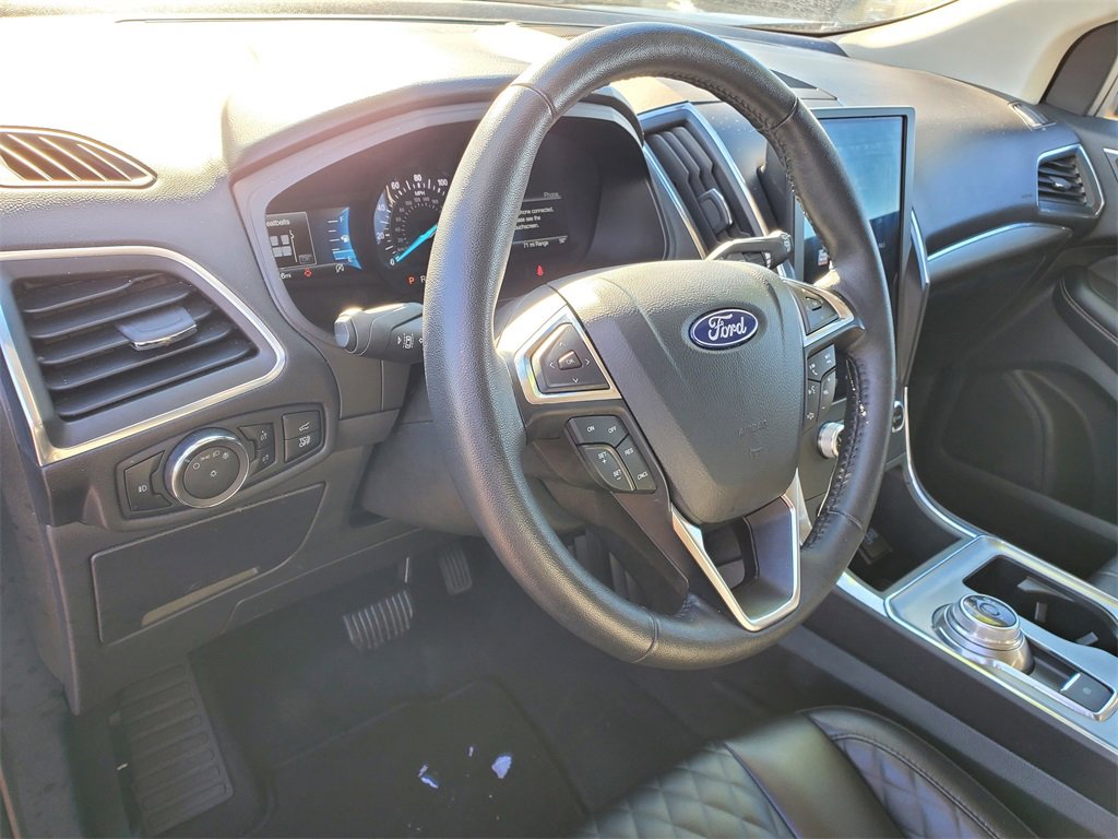 Used 2024 Ford Edge Titanium image 11