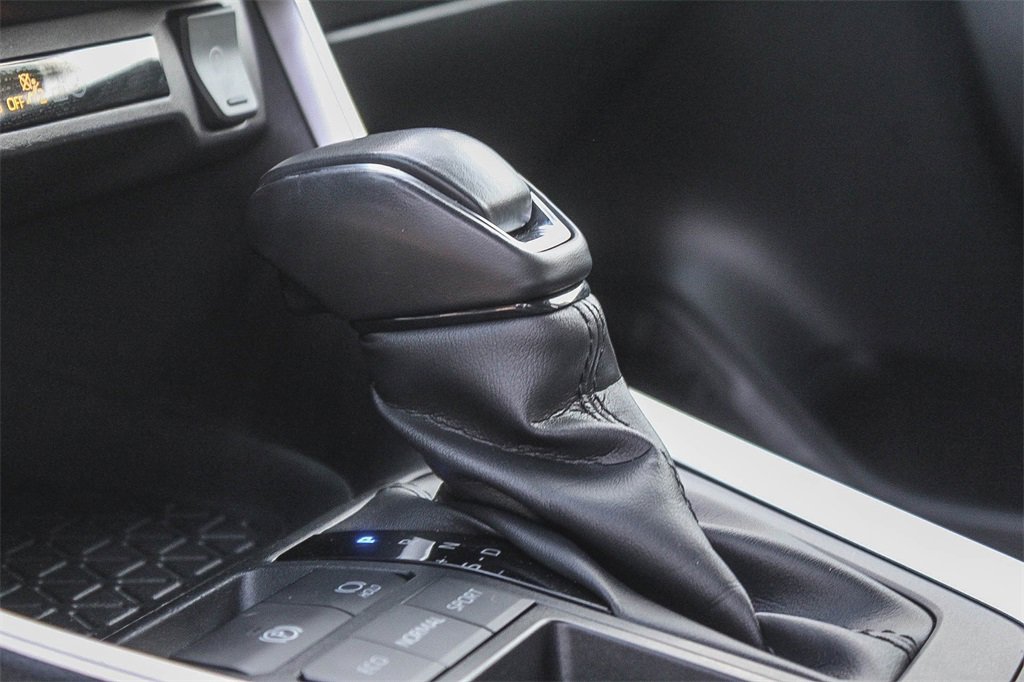 Used 2023 Toyota RAV4 XLE Premium image 22