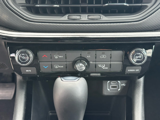 New 2026 Jeep Compass Latitude AWD/4WD image 17