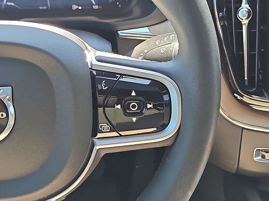 New 2026 Volvo XC60 B5 Plus w/ Protection Package Premier AWD/4WD image 20