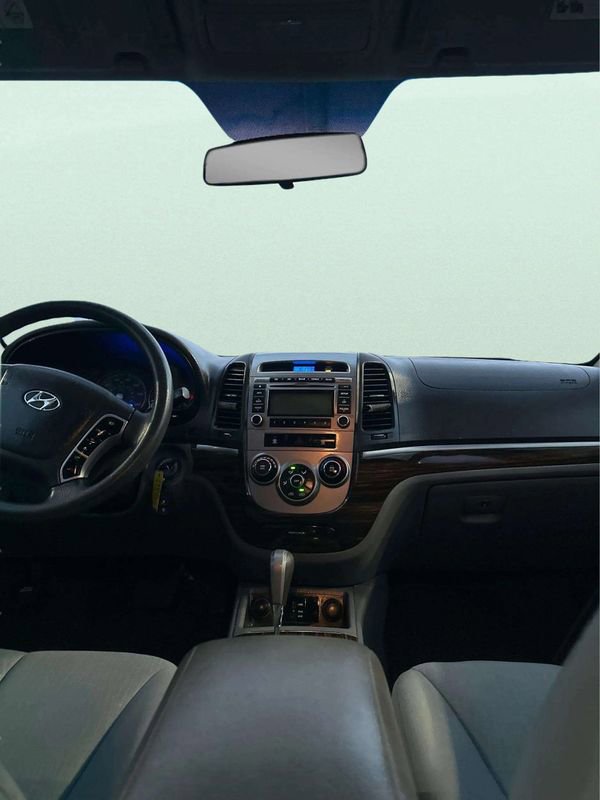 Used 2011 Hyundai Santa Fe GLS image 9