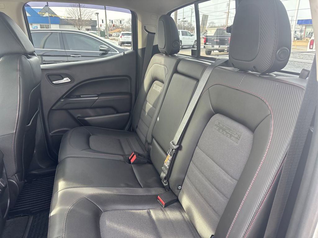 Used 2017 GMC Canyon SLE w/ All Terrain Package image 31