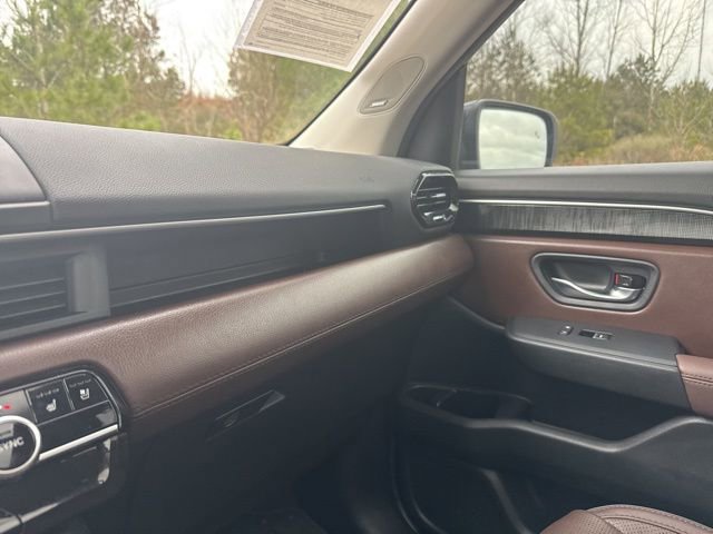 Used 2025 Honda Pilot Elite image 25