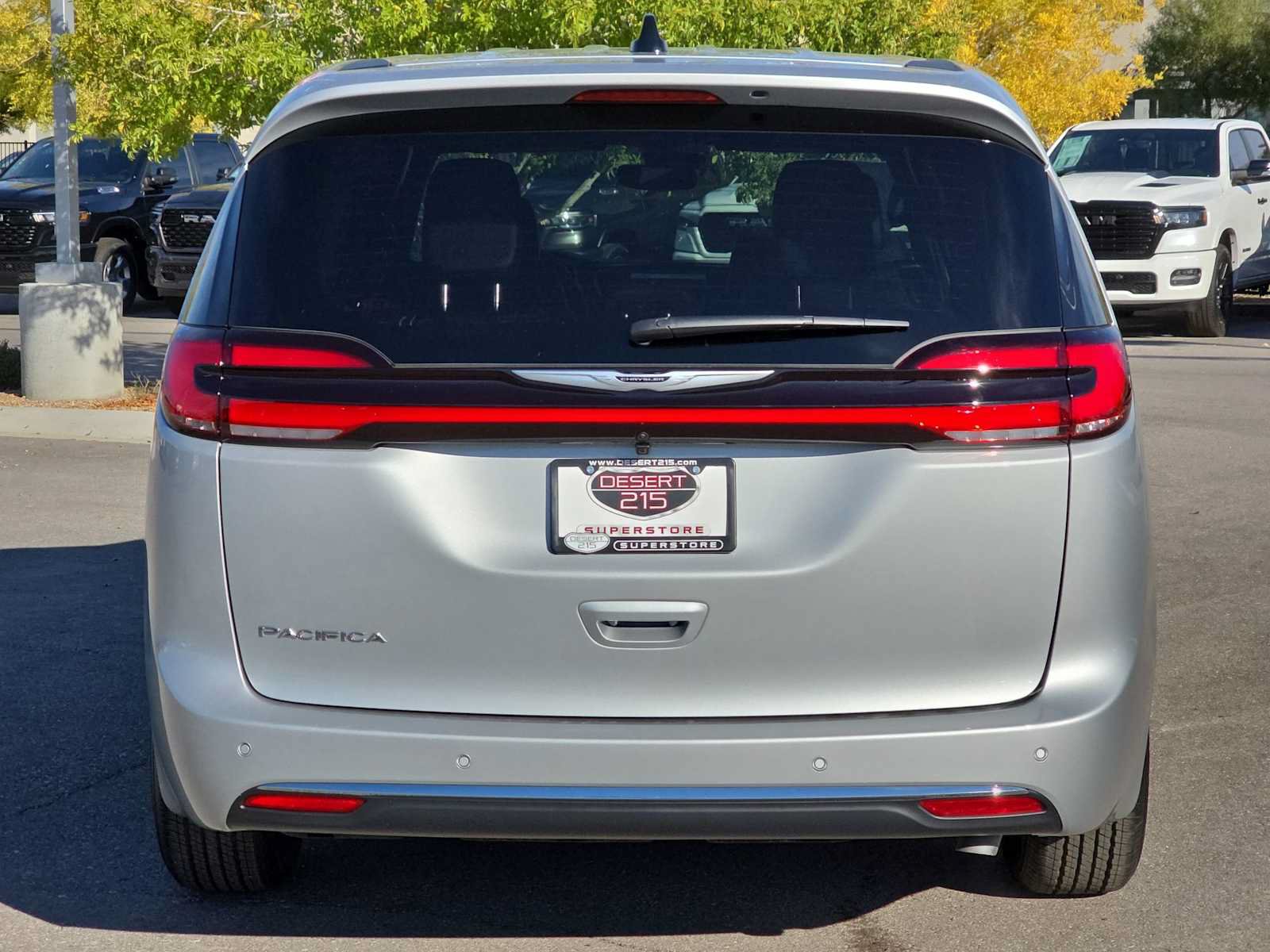 Used 2026 Chrysler Pacifica Select FWD image 7