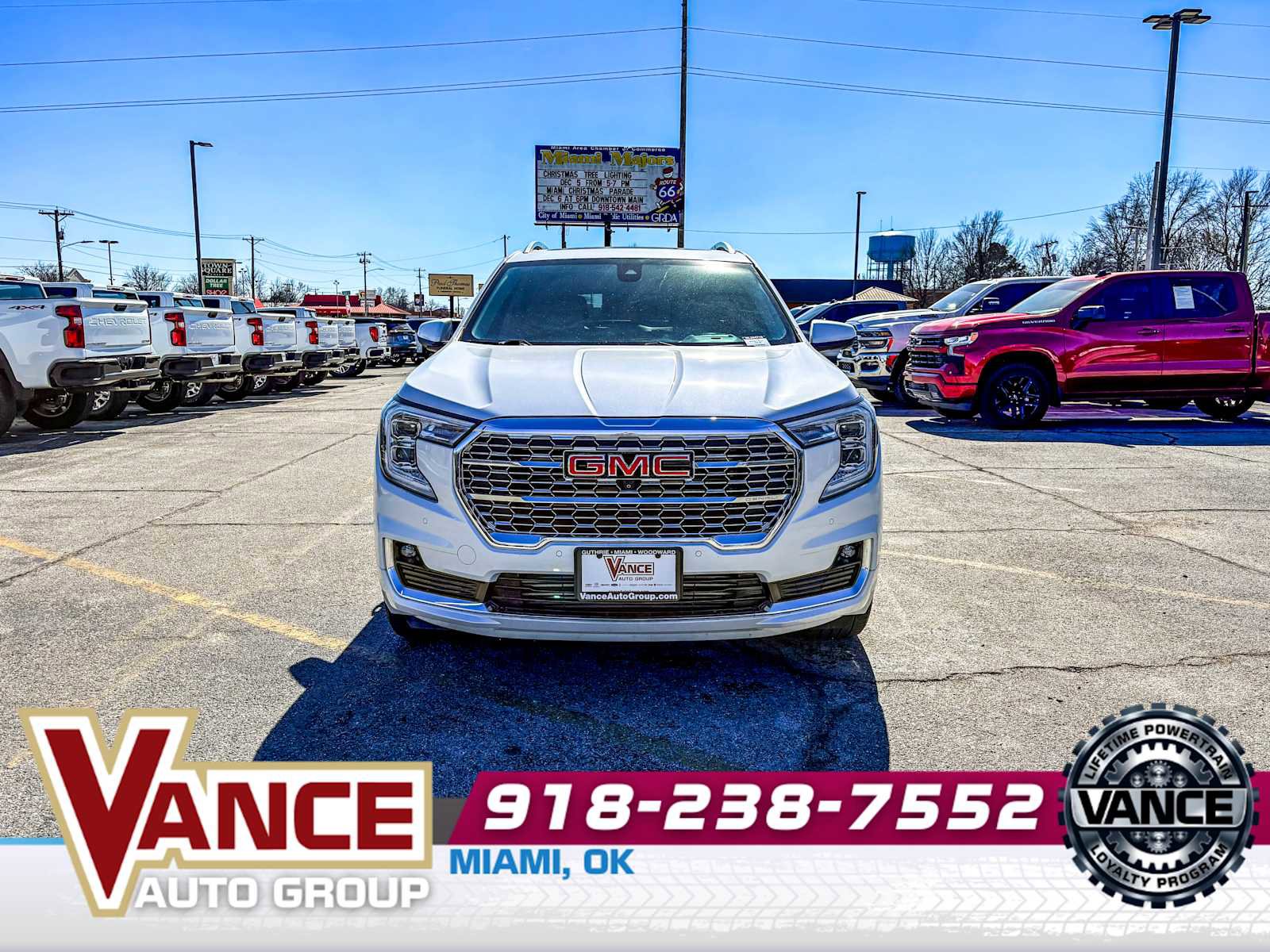 Used 2022 GMC Terrain Denali w/ Denali Premium Package image 2