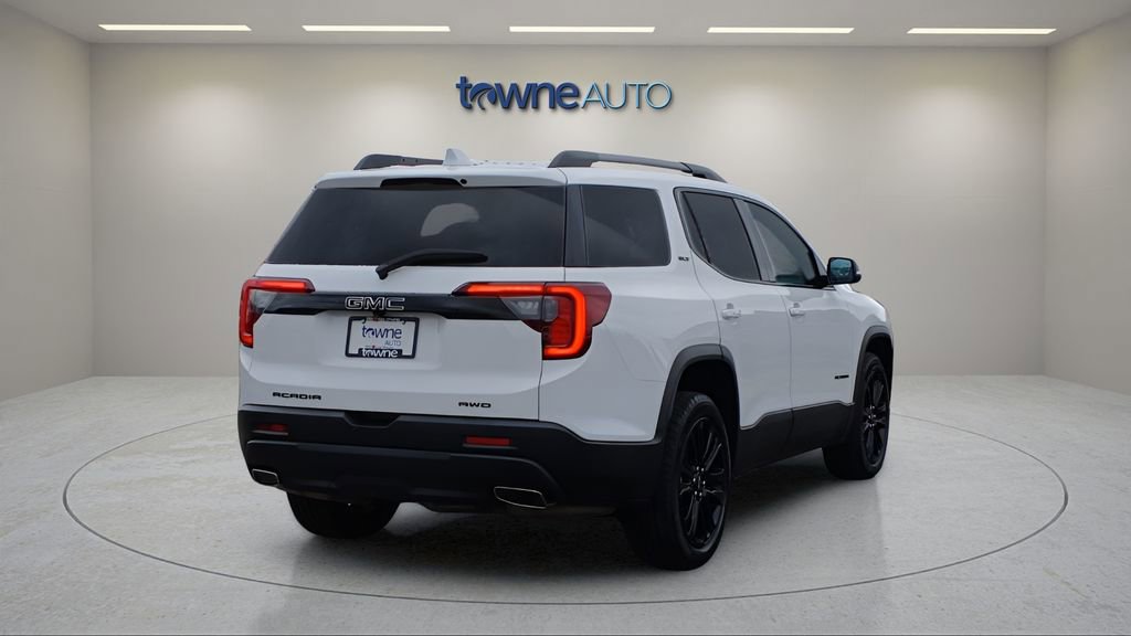 Used 2023 GMC Acadia SLT w/ Elevation Edition image 9