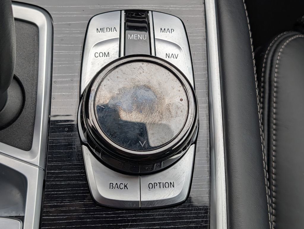 Used 2022 BMW 740i xDrive w/ M Sport Package image 17