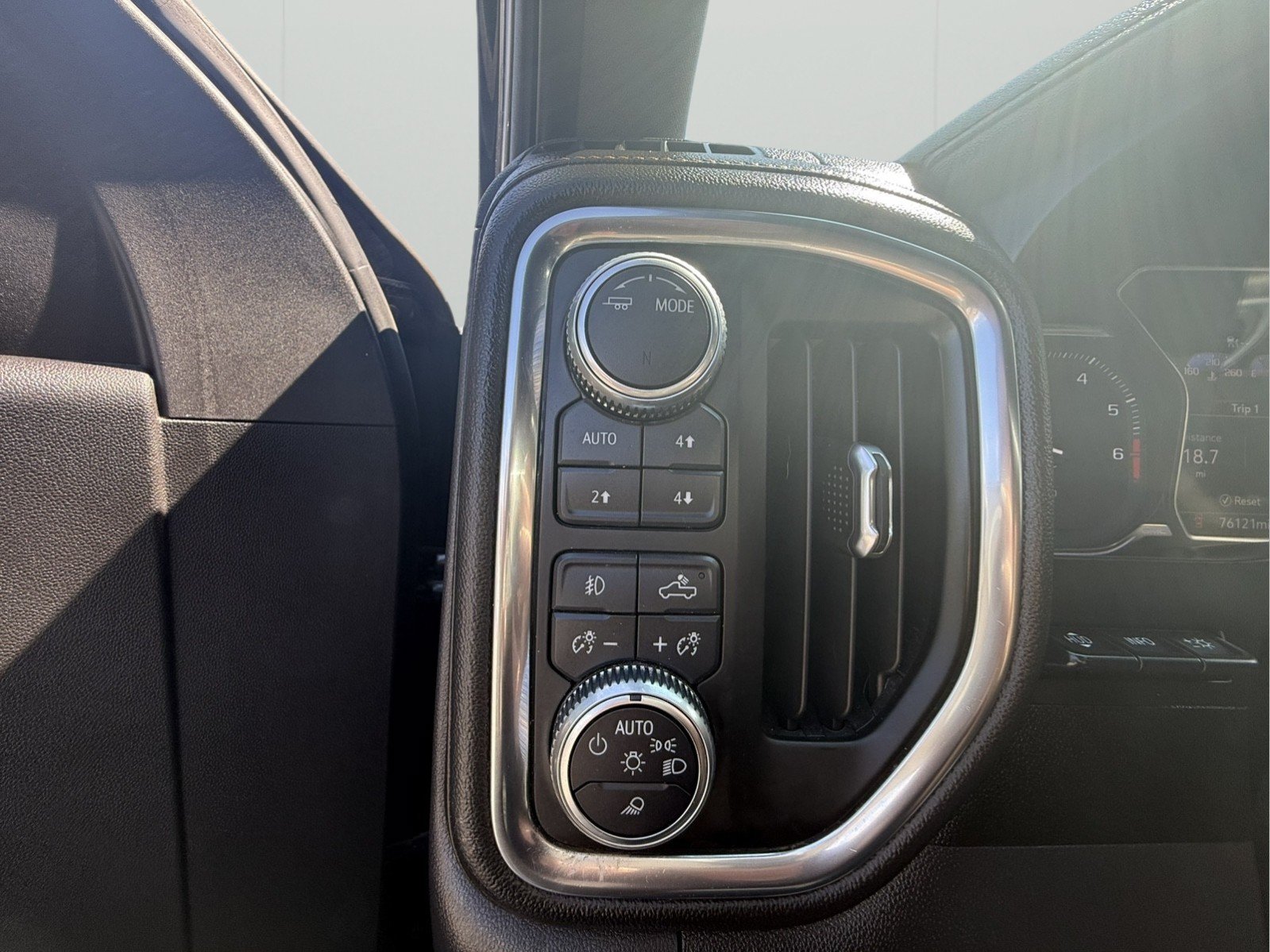 Used 2020 GMC Sierra 1500 AT4 w/ AT4 Premium Package AWD/4WD image 25
