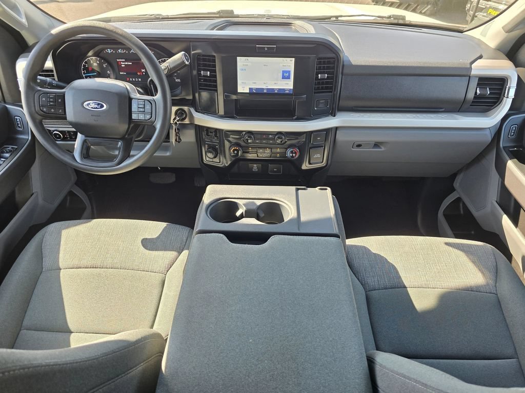 Used 2025 Ford F250 XLT w/ FX4 Off-Road Package AWD/4WD image 9