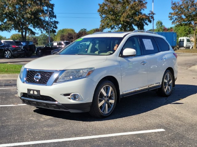 Used 2015 Nissan Pathfinder Platinum w/ Cargo Package FWD image 2