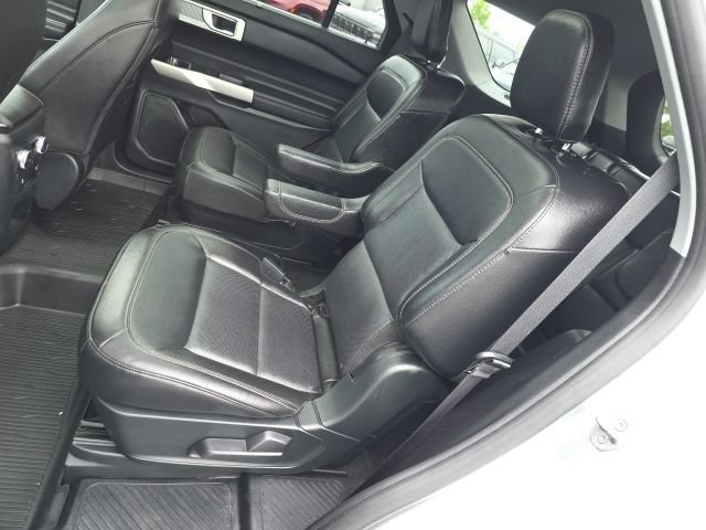 Used 2021 Ford Explorer Limited w/ Equipment Group 301A AWD/4WD image 30