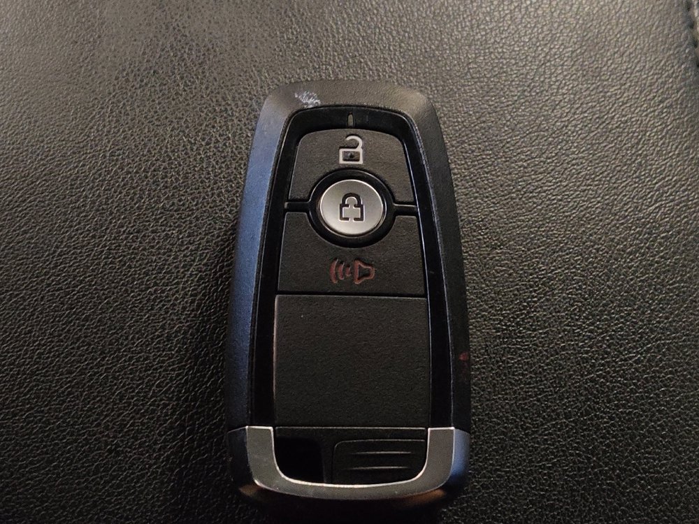 Used 2024 Ford Edge SEL image 32