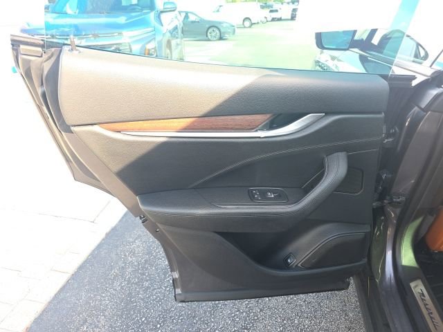 Used 2019 Maserati Levante image 21