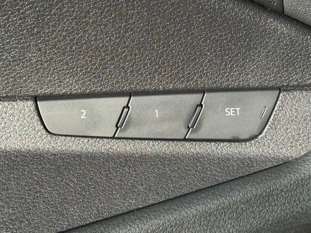 Used 2019 Audi e-tron Premium Plus image 19