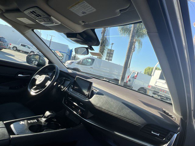 Used 2023 Nissan Rogue SV w/ SV Premium B Package image 29