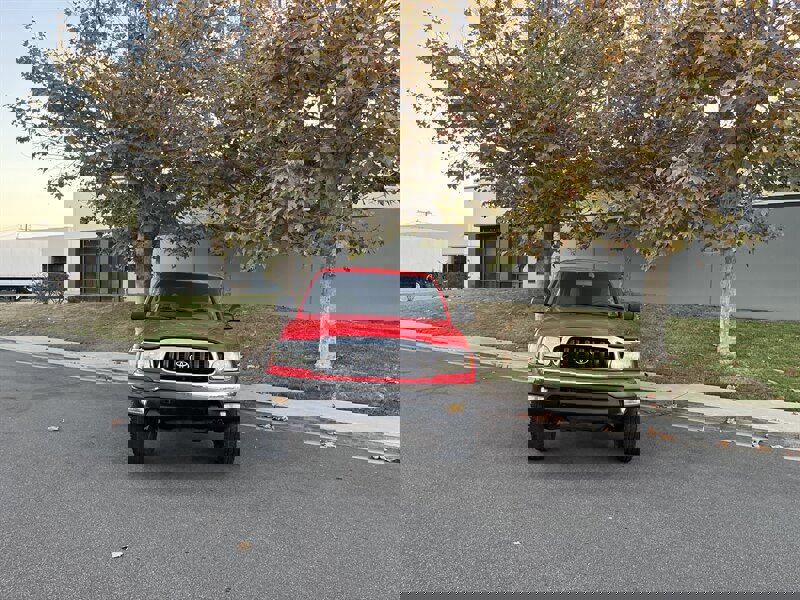 Used 2004 Toyota Tacoma PreRunner image 3