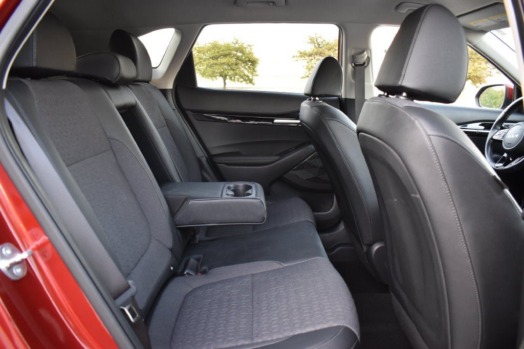 Used 2025 Kia Seltos S AWD/4WD image 14