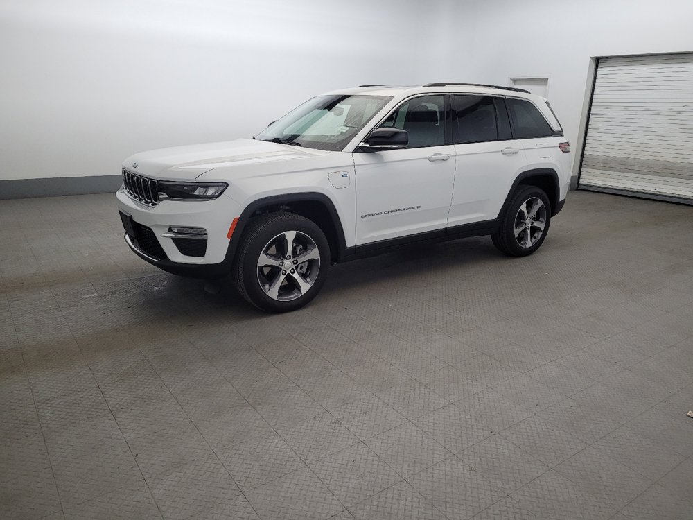 Used 2023 Jeep Grand Cherokee 4WD 4xe image 2