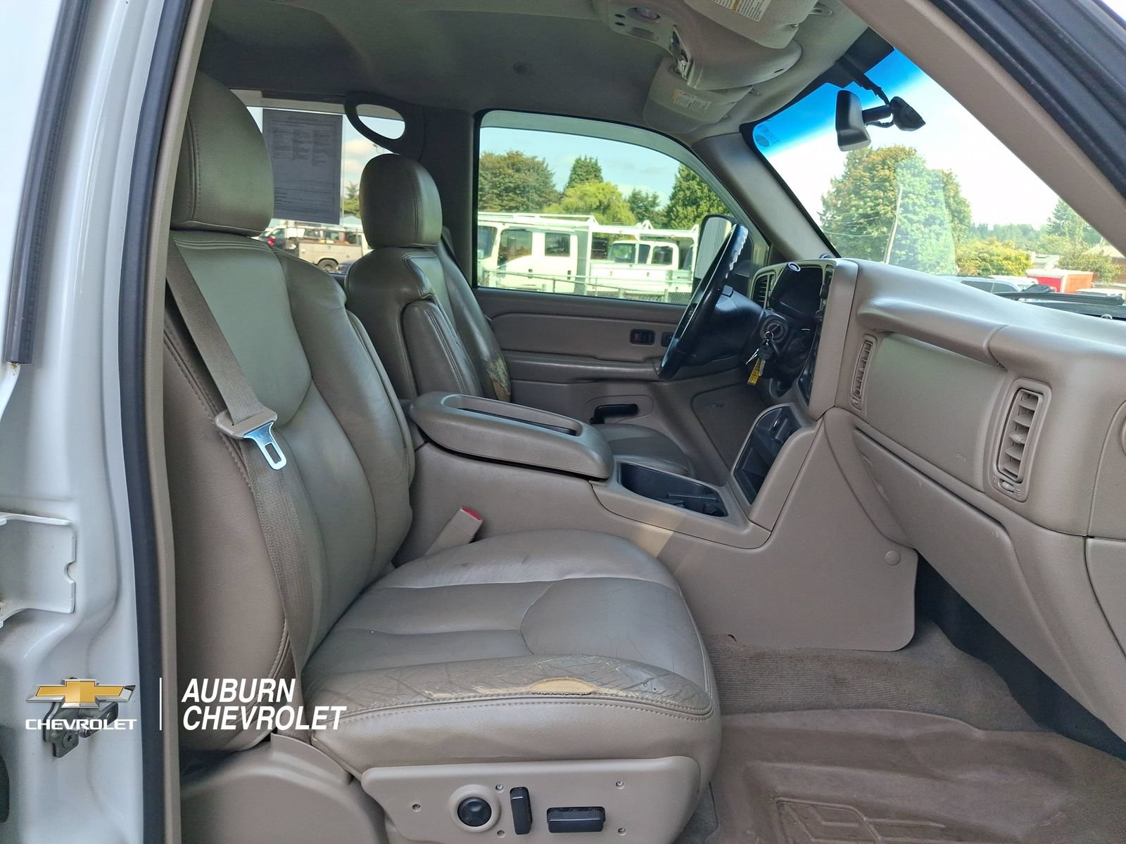 Used 2005 Chevrolet Silverado 2500 LT w/ Heavy-Duty Power Package AWD/4WD image 20
