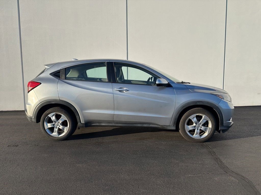 Used 2017 Honda HR-V LX image 3