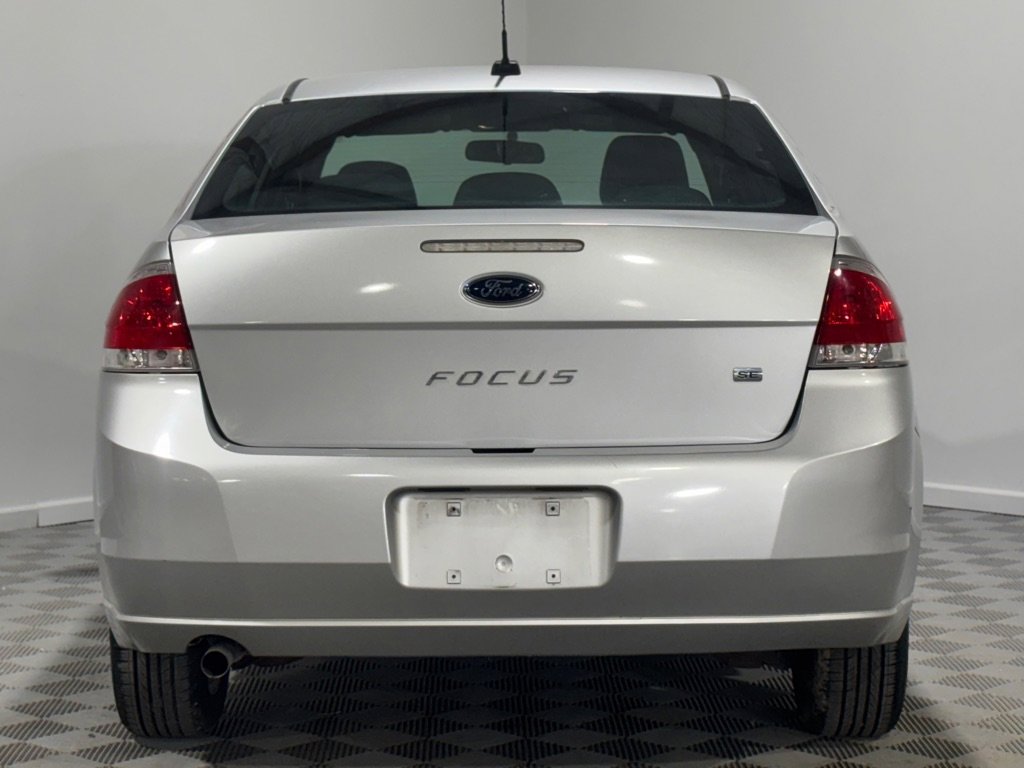 Used 2010 Ford Focus SE image 9
