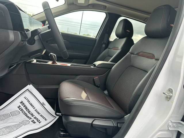 New 2026 Nissan Kicks SR w/ SR Premium Package AWD/4WD image 17