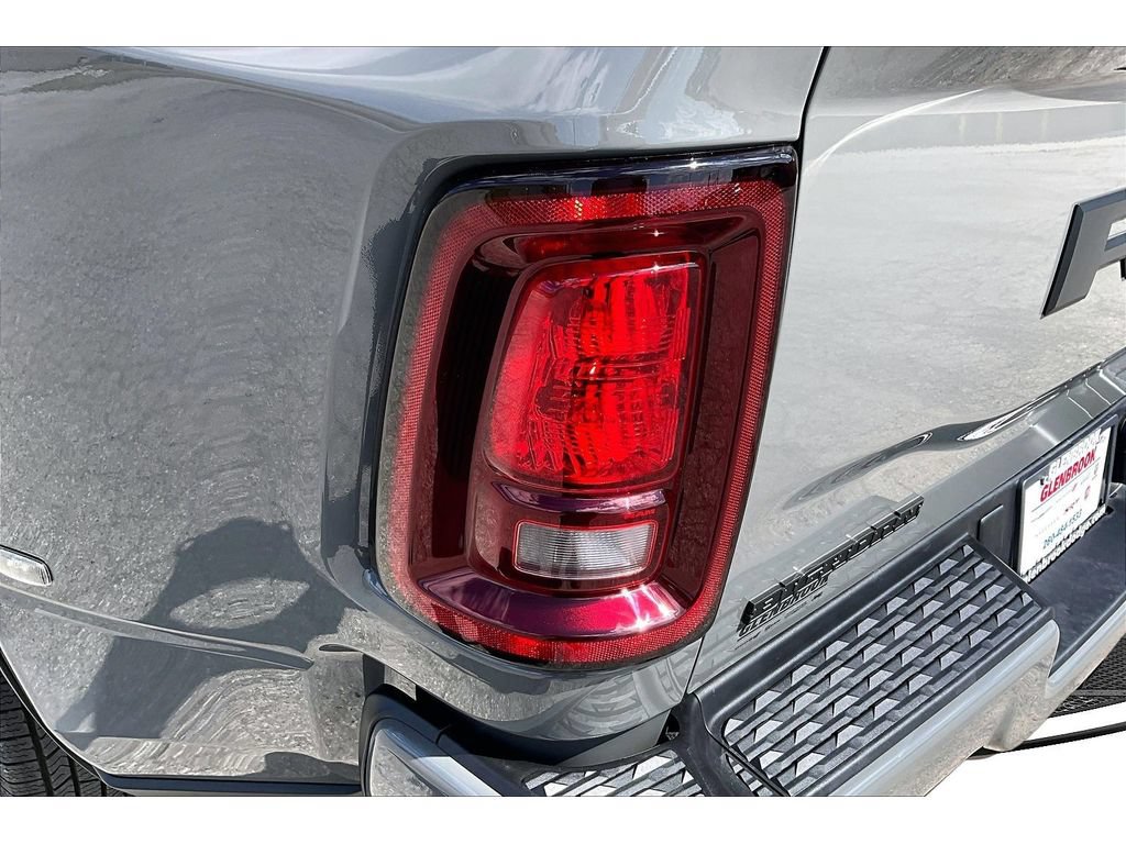 New 2026 RAM 3500 Big Horn AWD/4WD image 40