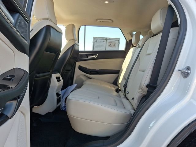 Used 2020 Ford Edge Titanium w/ Class II Trailer Tow Package AWD/4WD image 13
