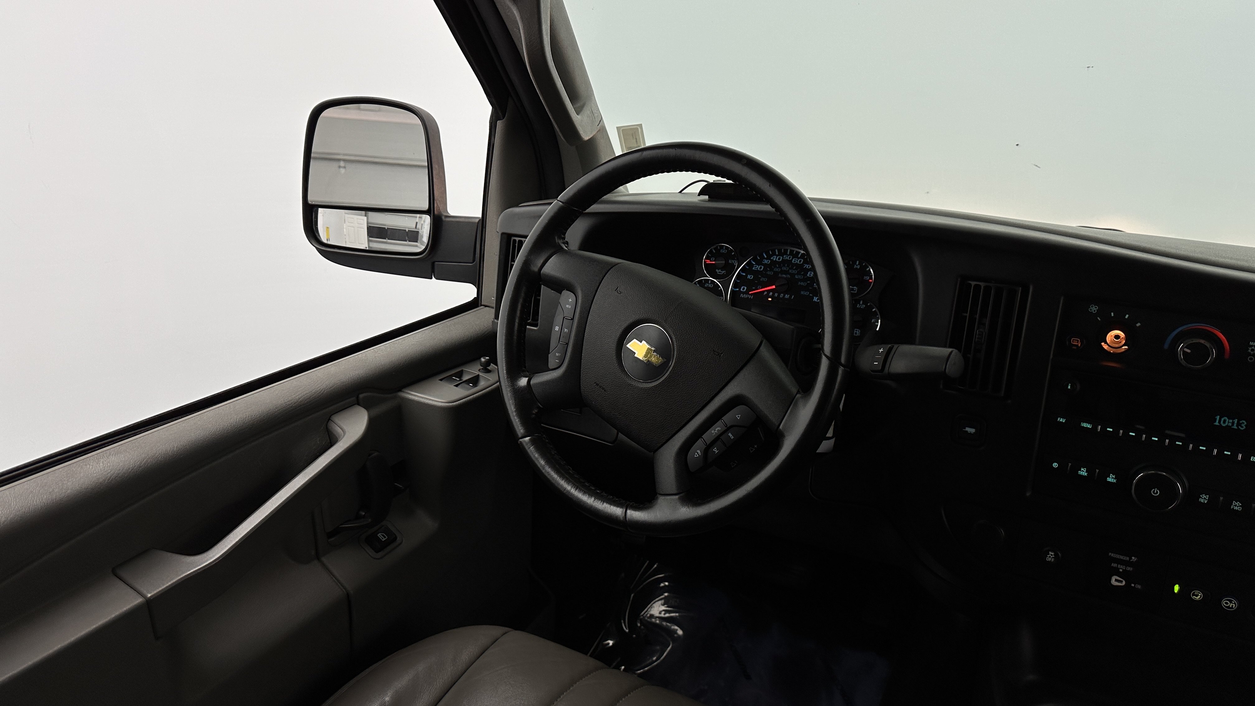Used 2022 Chevrolet Express 2500 w/ Driver Convenience Package RWD image 21