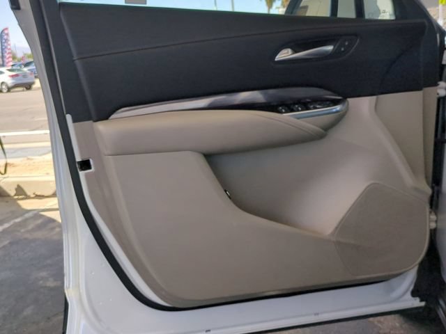 Used 2021 Cadillac XT4 Luxury w/ Cold Weather Package FWD image 25